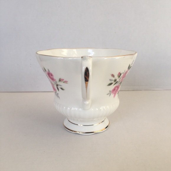 Royal Albert - Tea Cup Set - Picture 4 of 7